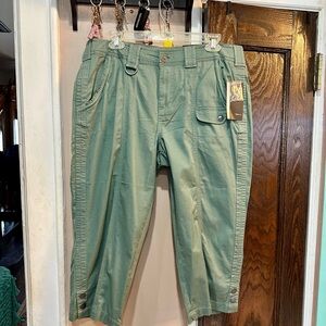 Style & Co Sage Green Mid Rise Capris